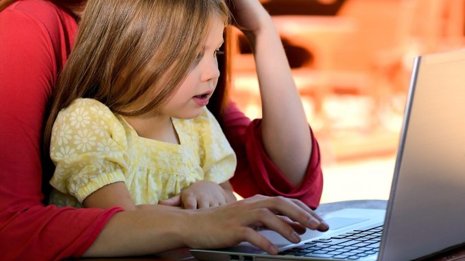 cropped-child-cute-girl-159848.jpg
